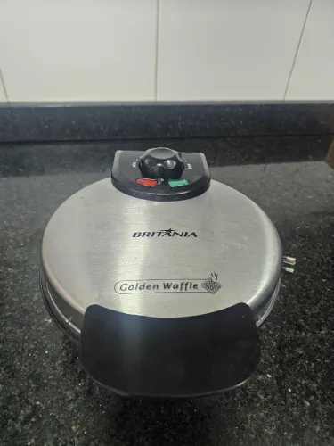 Britânia Máquina Waffle Golden
