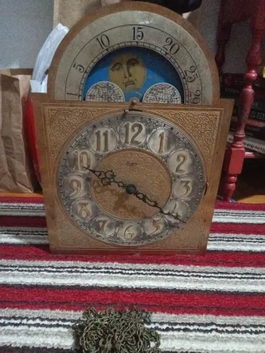 Máquina,e mostrador de relógio pedesta.(Urgos).l.