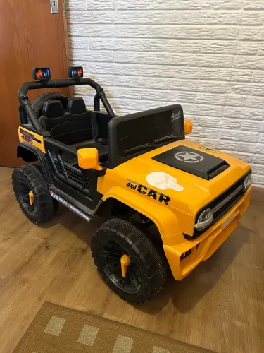 Carro Eletrico Jeep Tank XYS 12V com Controle Remoto Amarelo