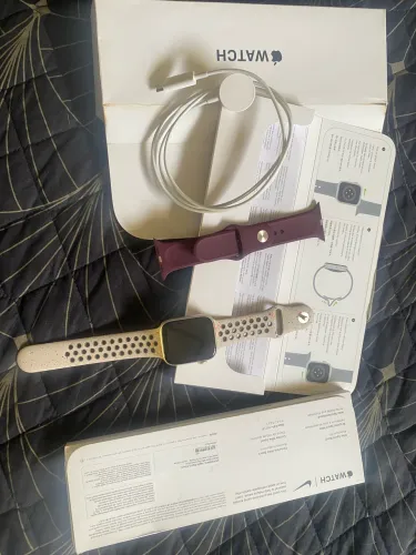Apple Watch SE (Gen 2) 44 mm Starlight Aluminum GPS 