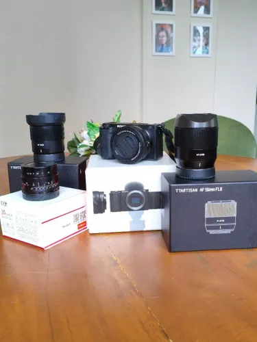 Câmera Sony ZV-E10 Mark I + Lentes