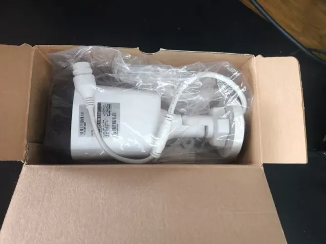 Câmera Intelbras VIP VIPC 1230 B cor branco