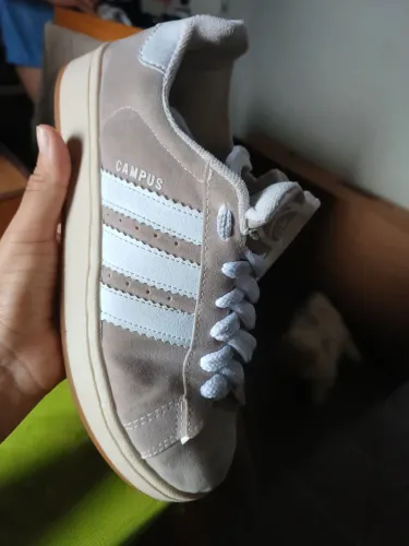 Tenis adidas