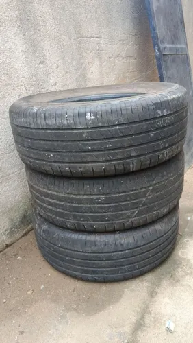3 pneus meia vida 265/60/18