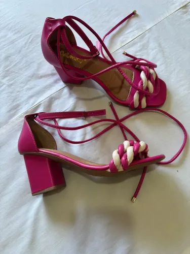Sandália rosa com salto n°36