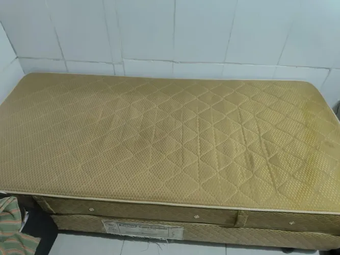 Cama de molas solteiro
