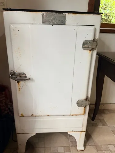 Geladeira antiga 