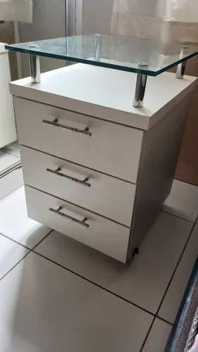 Cômoda 3 gavetas com rodinhas MDF