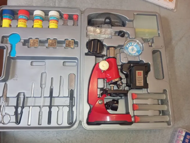 Kit Microscópio Com 27 peças