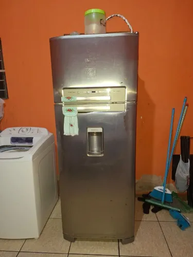 Geladeira Electrolux 409L