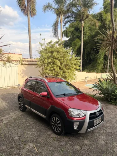 Toyota Etios Cross 1.5 Flex 16V 5P Mec. 2014