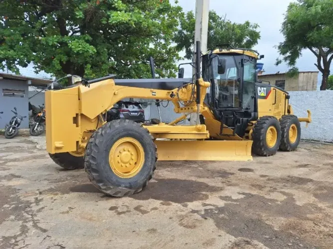 Motoniveladora Caterpillar 140M, ano 2007