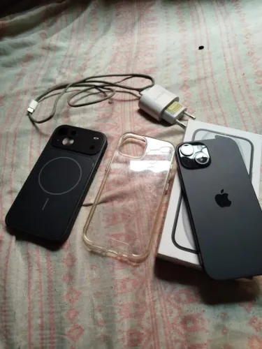 iPhone 15 256gb/Bateria 99% (3 meses de uso) entrego nas estações