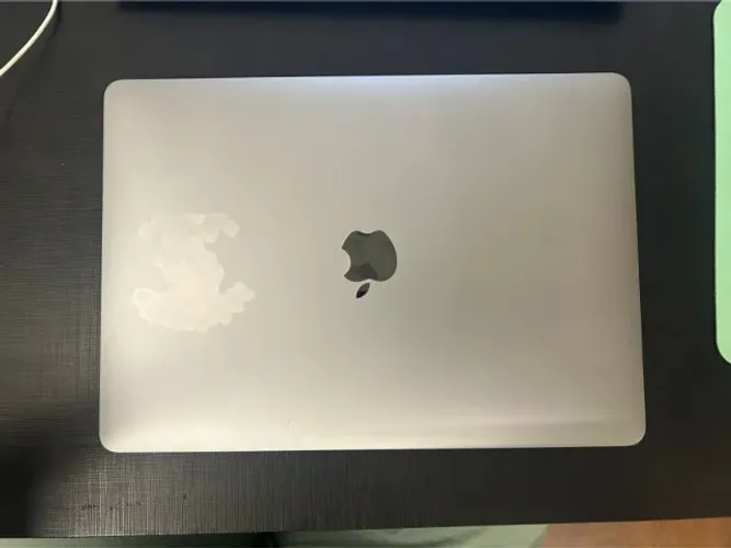 MacBook Air M1 2020 8GB 256GB SSD - Excelente Estado