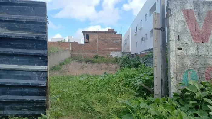 Terreno nos Bancários.