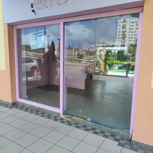 Shopping para aluguel tem 80 metros quadrados em Imbuí - Salvador - BA