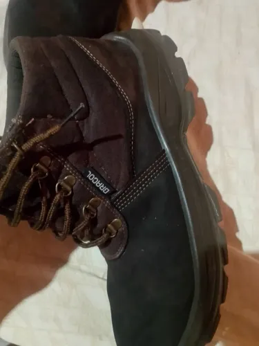 Bota pra vender toda boa tamanho 44