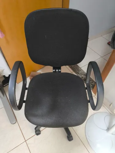 Cadeira e mesa para escritório