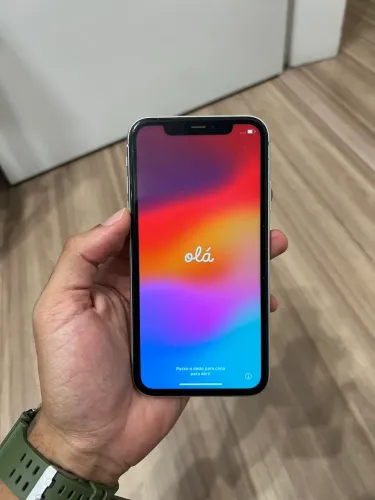 iPhone 11 Super conservado