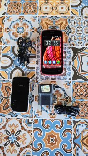 Nokia 808 Pureview Vermelho Raríssimo Usado Para Colecionadores