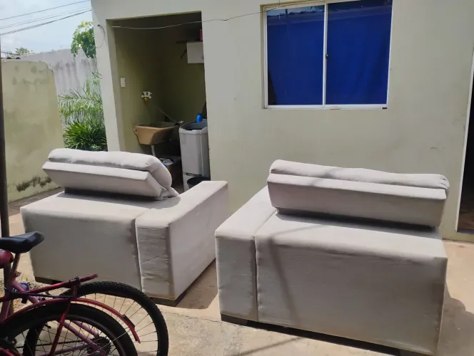 Vendo sofá pra reforma a espuma do acento e lavar somente