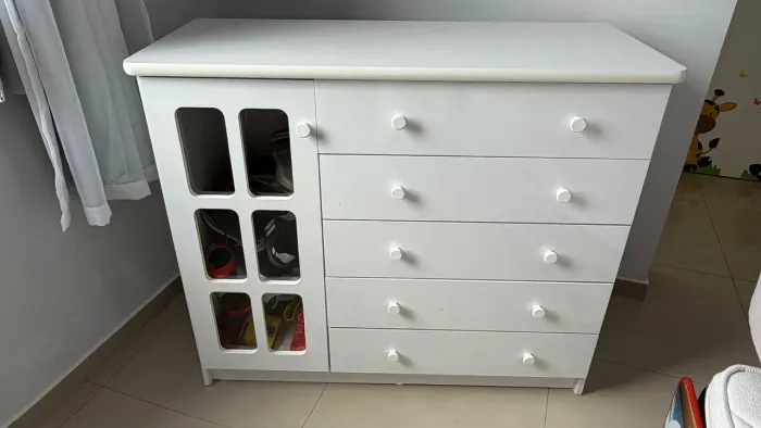 Cômoda e cama infantil