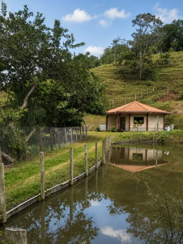 CHALÉ RURAL à beira de Lago em TAUBATÉ-SP | Mobiliado | Wi-Fi | Água e Luz Inclusas