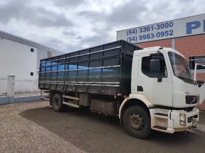 VM Volvo 210 Toco boiadeiro 7.30mts