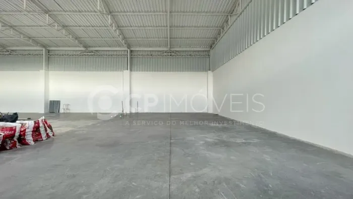Loja com 120m² no bairro Morro Santana