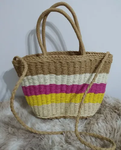 Bolsa de palha nova colorida e sofisticada tamanho médio forrada 