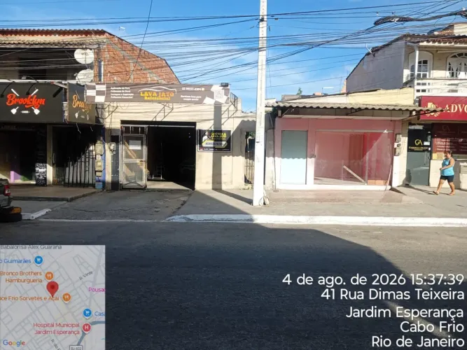 Vendo um terreno com duas lojas