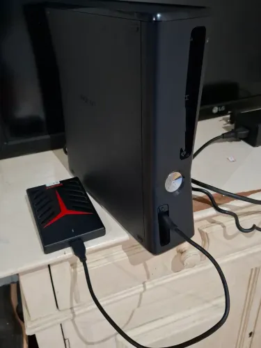Xbox 360 slim + Hd de desbloqueio 500GB
