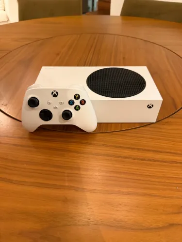 Xbox Series S + 1 controle