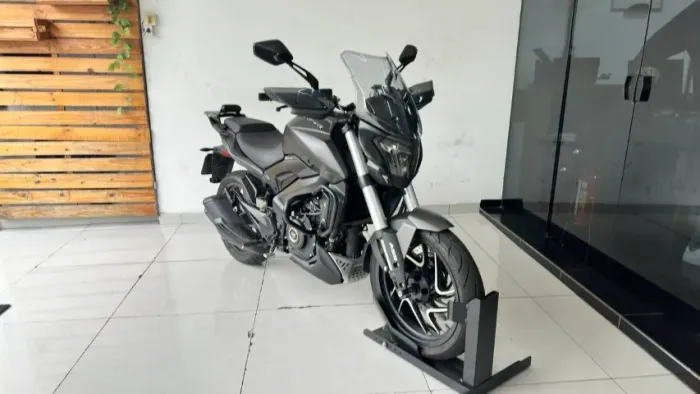 BAJAJ DOMINAR D400 ABS 2023 PRETA COM APENAS 3.000 KM 