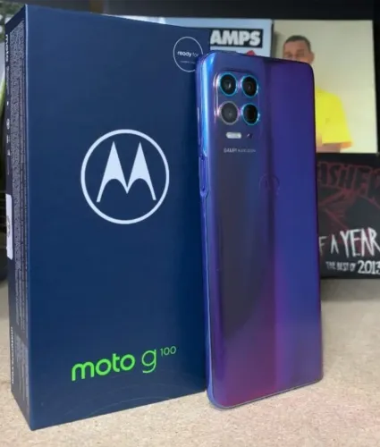 Vendo moto g 100 , 256 gb, bateria ok funcionando perfeitamente, vai carregador.