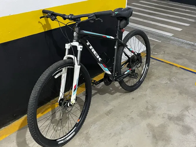 Bicicleta aro 29 TREK modelo Martin