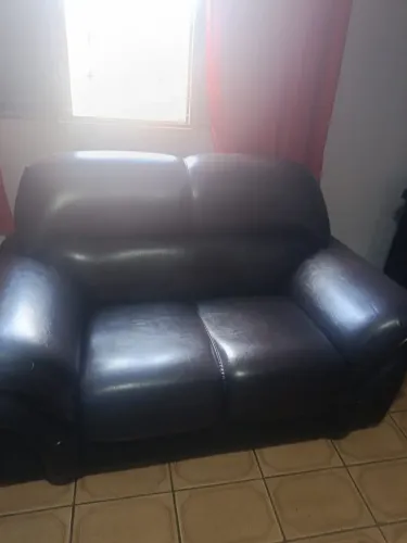 Conjunto de sofá no courino