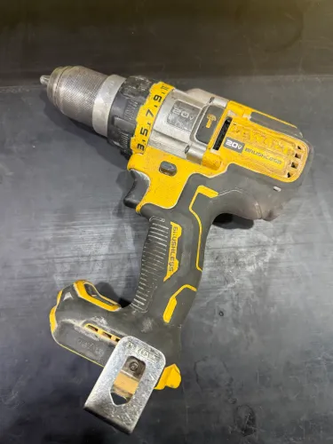 Furadeira de impacto Dewalt DCD999