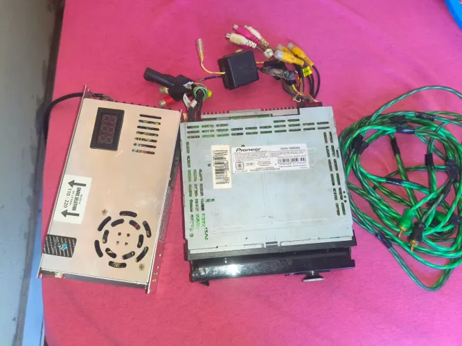 Aparelho Pioneer DVH-7680AV mais uma fonte chaveada 120 A nunca usado mais um cabo RCA 