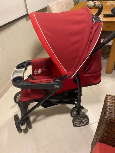 CARRINHO DE BEBÊ E ACESSÓRIOS / SEMI NOVO