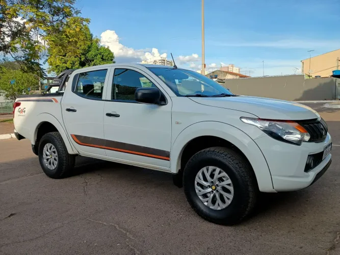 Mitsubishi L200 Triton Sport GL 2.4 Diesel 2023