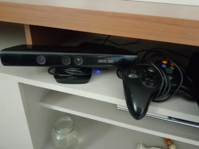 XBOX 360 Desbloqueado com jogos e 2 controles