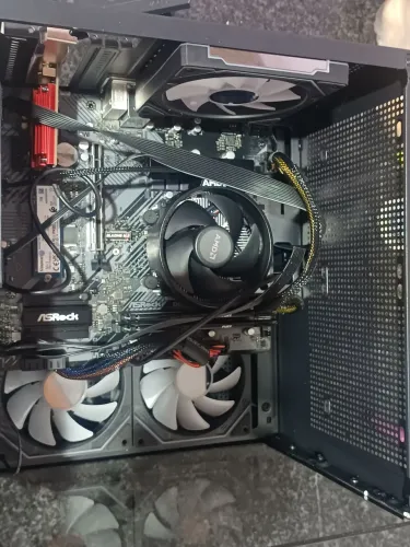 PC Gamer Am5 De última geração! Ryzen 8600G/ 16gb DDR5 / SSD 1tb NVMe / Wi-fi 6e