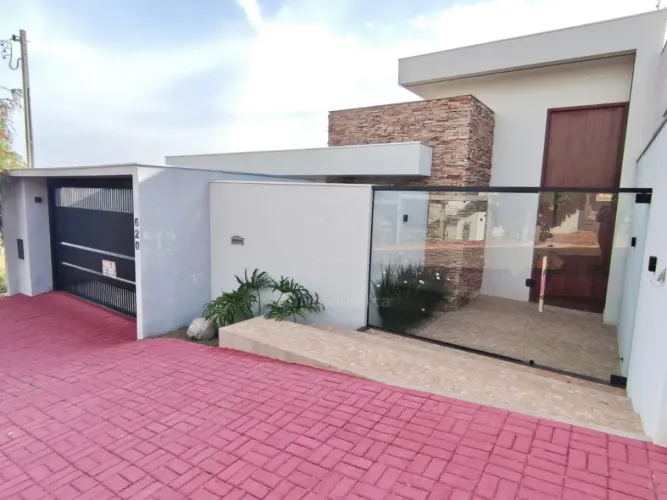 Casa para venda com 3 suítes e piscina no Parque industrial, Zona Leste de Rolândia