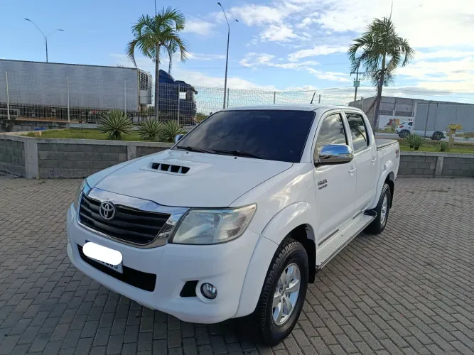 Toyota Hilux 3.0 automática SR 2015