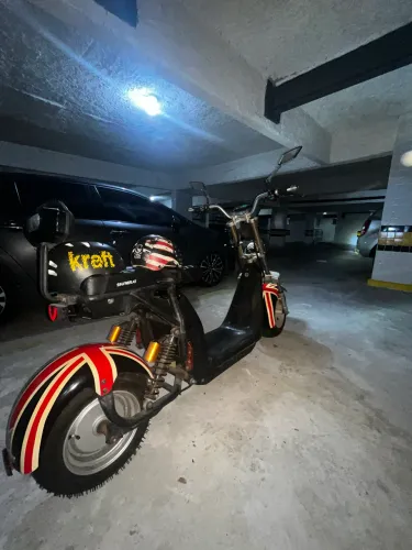 Scooter Shineray com 2 baterias 