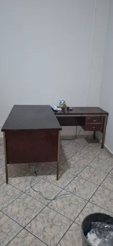 Mesa de escritório de madeira maciça 