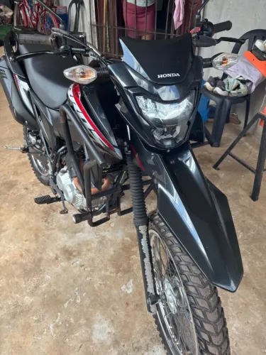 Vendo Bros 160 cc muito nova, único Dono.