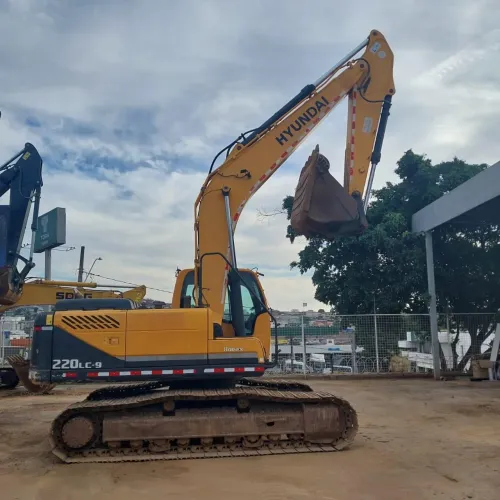 Escavadeira 22t HYUNDAI R220LC-9