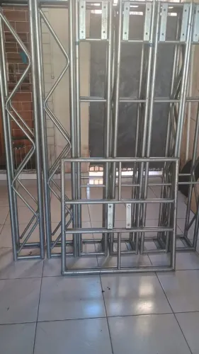box truss ( ferro) q20 6 peças 1,20m mais duas sapatas e parafusos